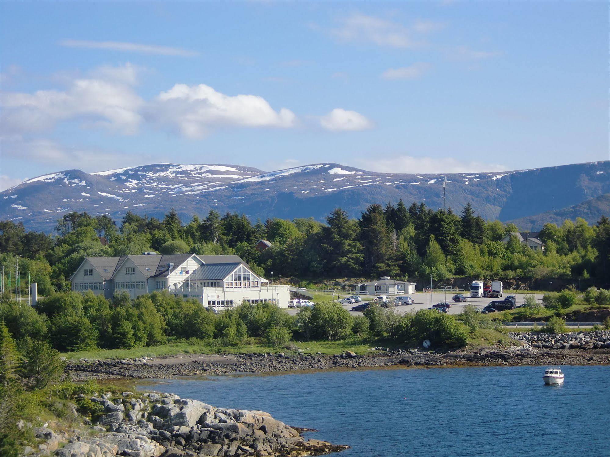 Aalesund Airport Hotel Ytterland Exterior foto